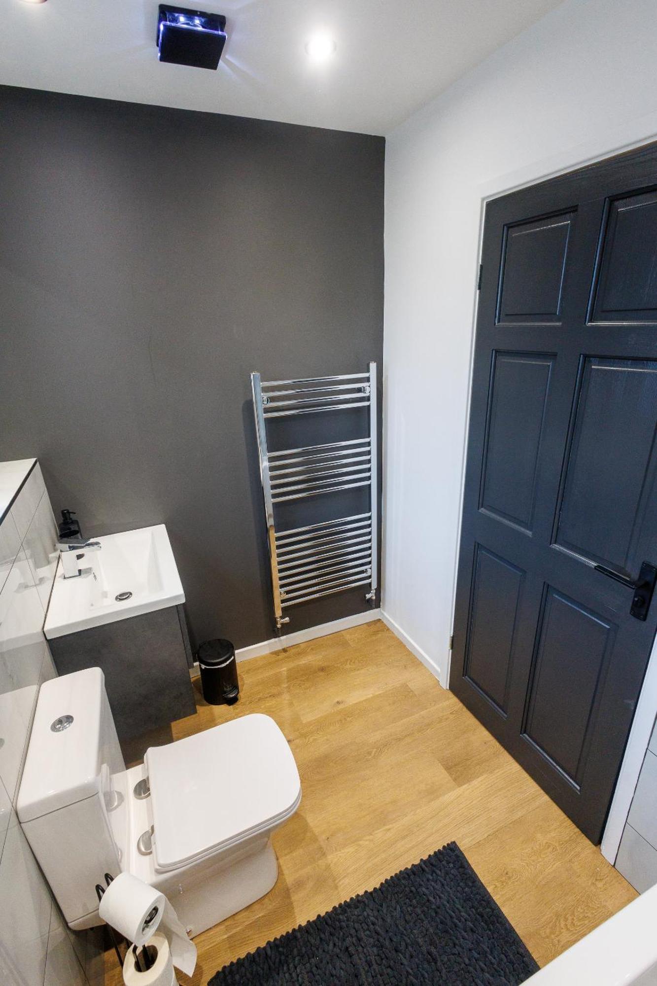 Uber Stylish 3 Bedroom Home Off Road Parking Near Town Centre And Bike Park Wales Merthyr Tydfil Exterior photo